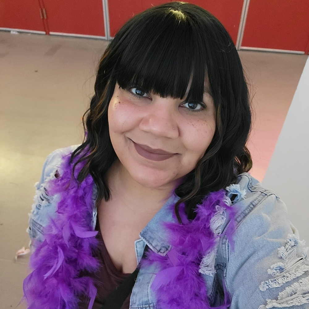 Meet your Posher, Crystal